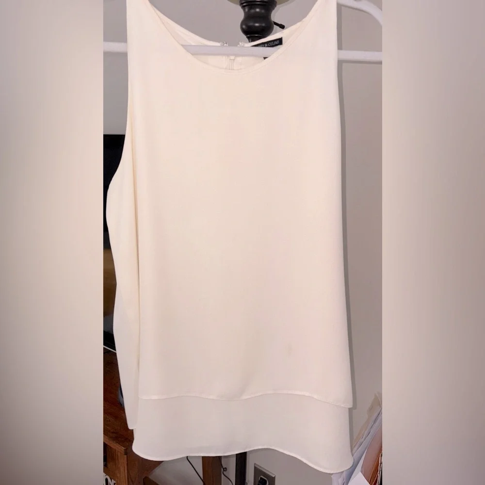 Sleeveless white blouse. Chiffon Layered bottom and longer back. Large - Picture 12 of 13